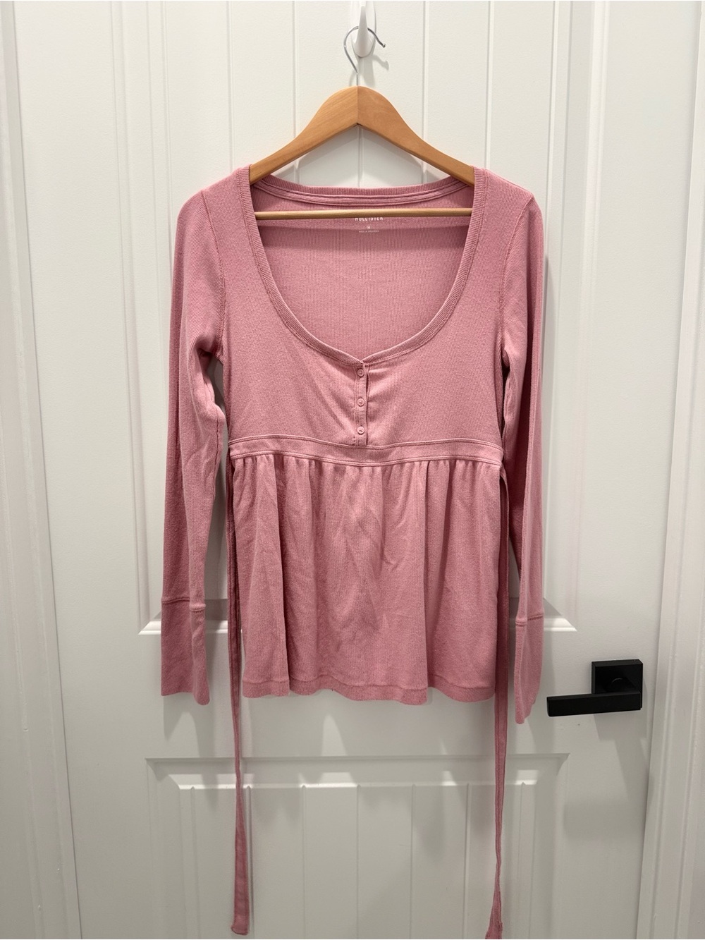 Hollister Dusty Rose Long-Sleeve Scoop Neck Peplum Top
